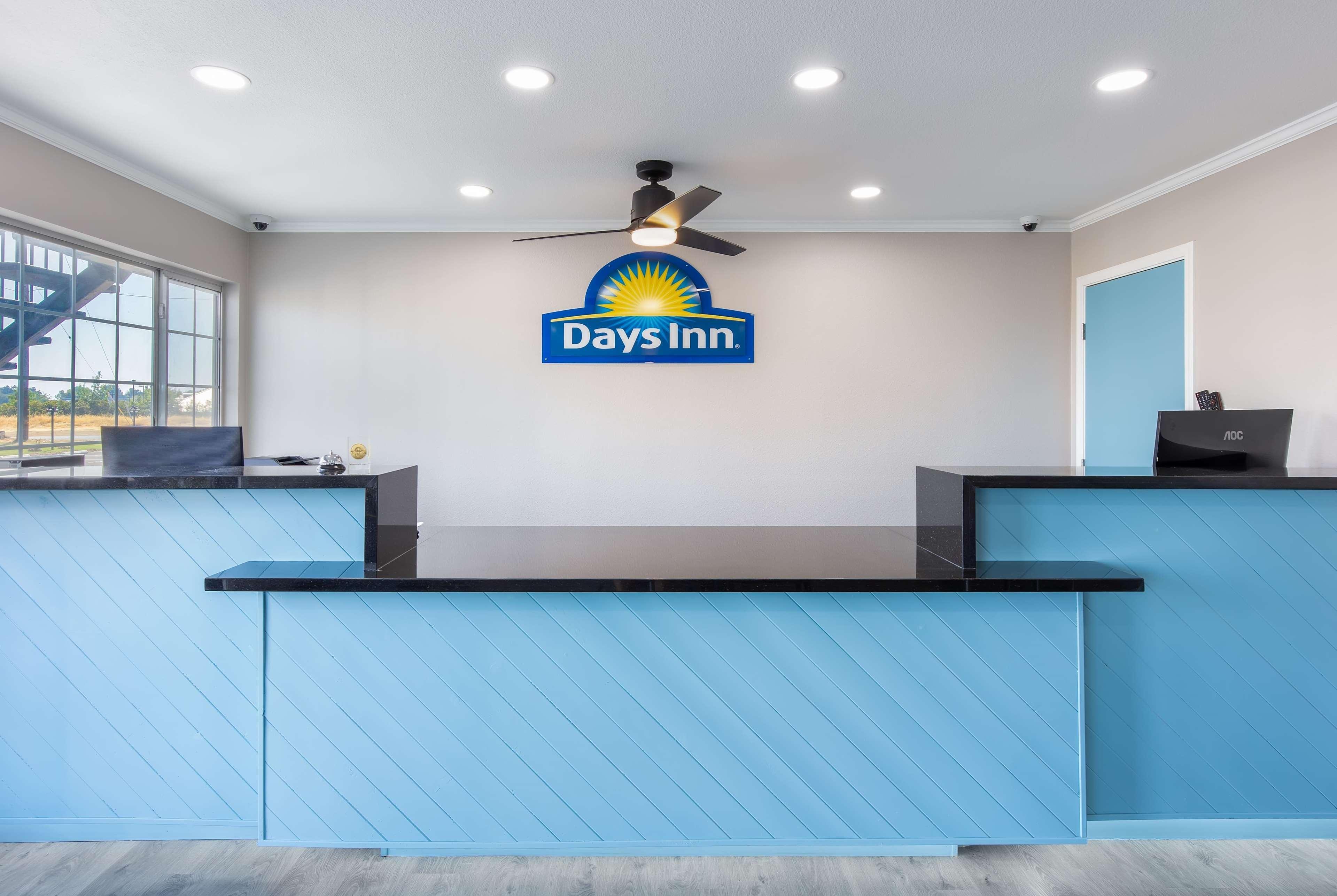 Days Inn By Wyndham Red Bluff Zewnętrze zdjęcie