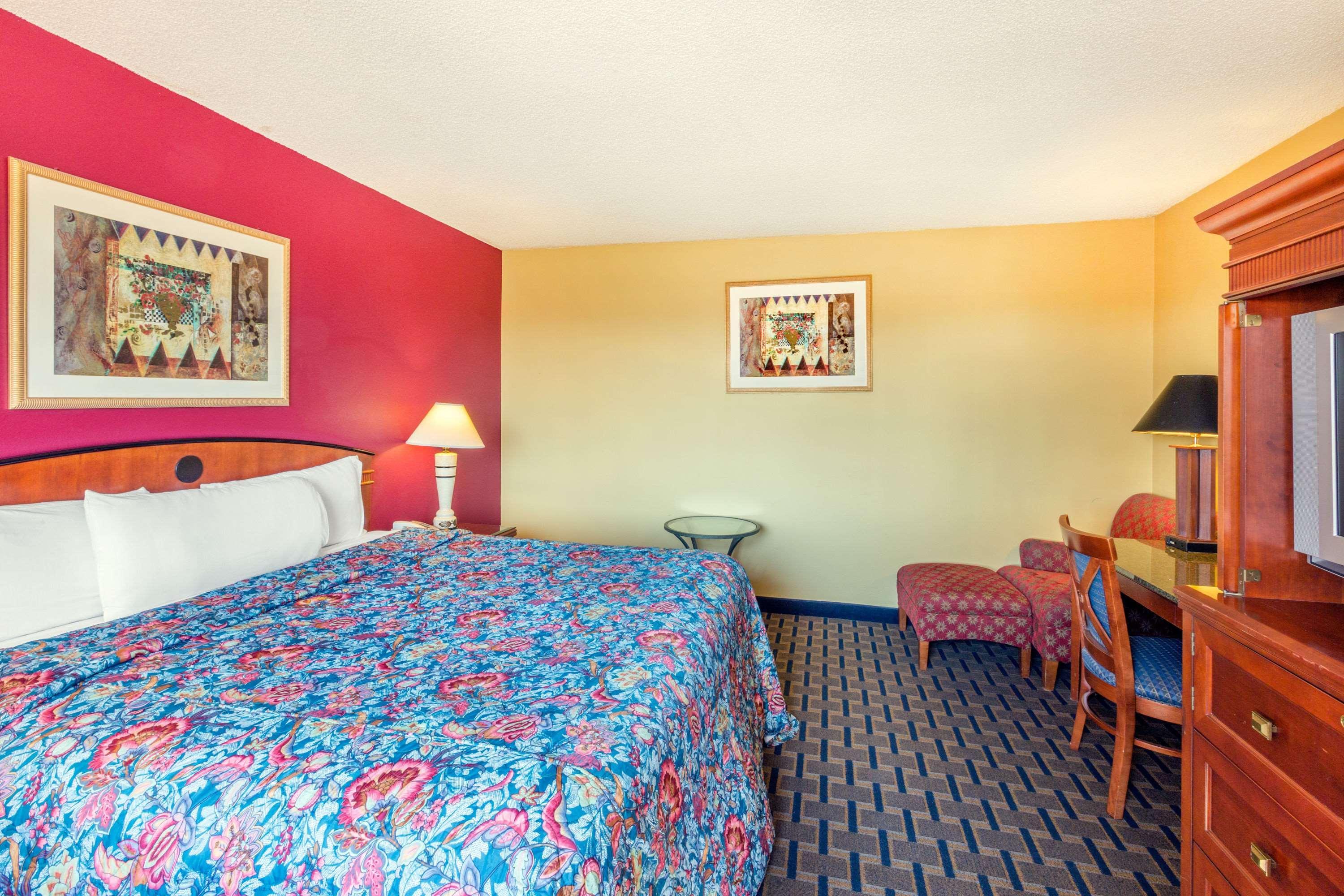Days Inn By Wyndham Red Bluff Zewnętrze zdjęcie